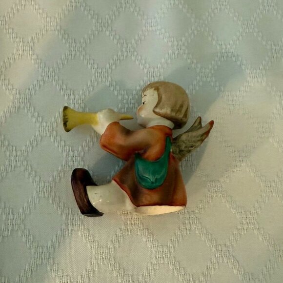 Vintage Goebel Hummel Girl Figurine With Horn - Picture 2 of 5